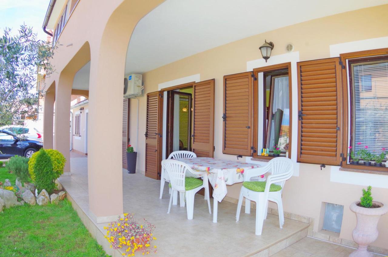 Apartments Tina & Denis PUY Exterior foto