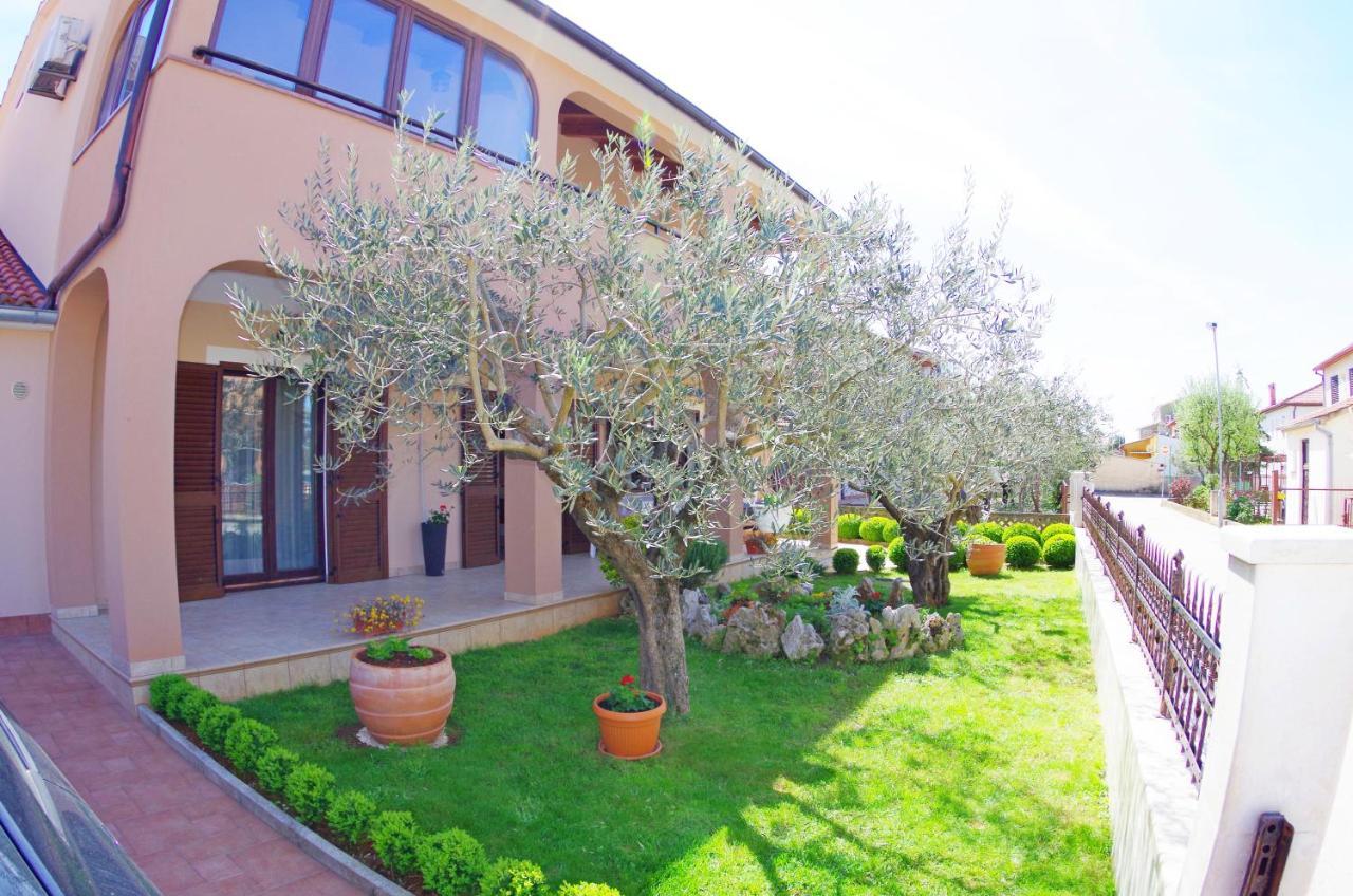 Apartments Tina & Denis PUY Exterior foto