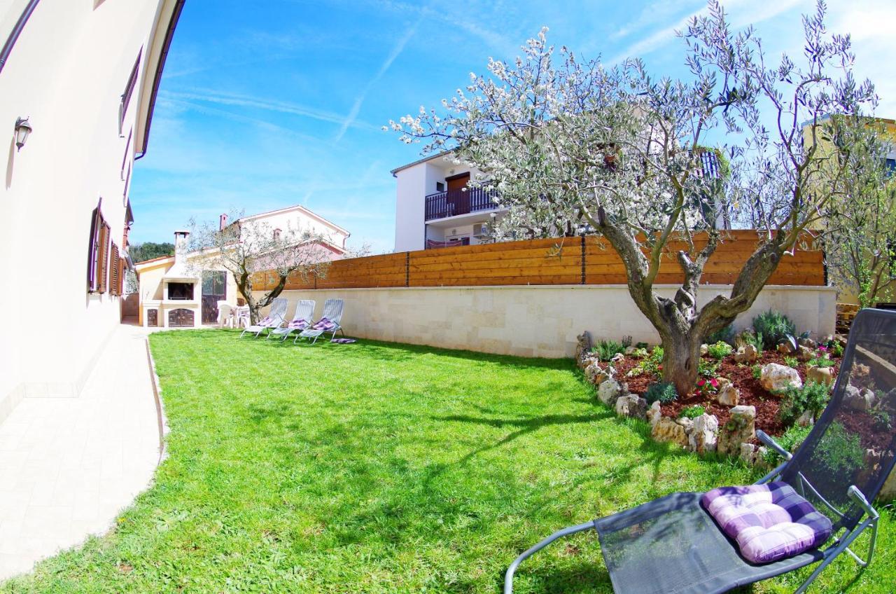Apartments Tina & Denis PUY Exterior foto