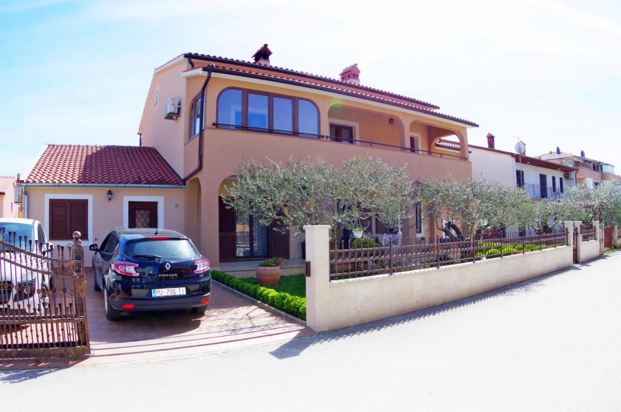 Apartments Tina & Denis PUY Exterior foto